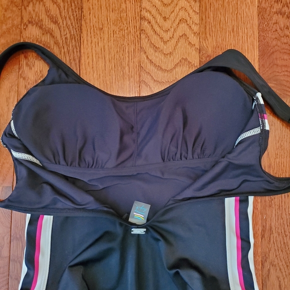 Tropik one-piece swimsuit - Picture 3 of 5